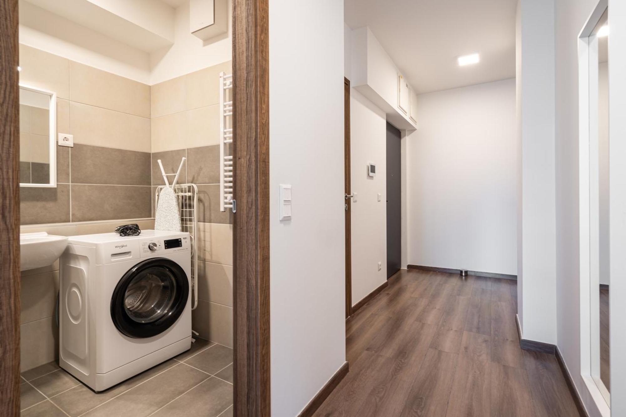Apartament Corviana With Balcony *
