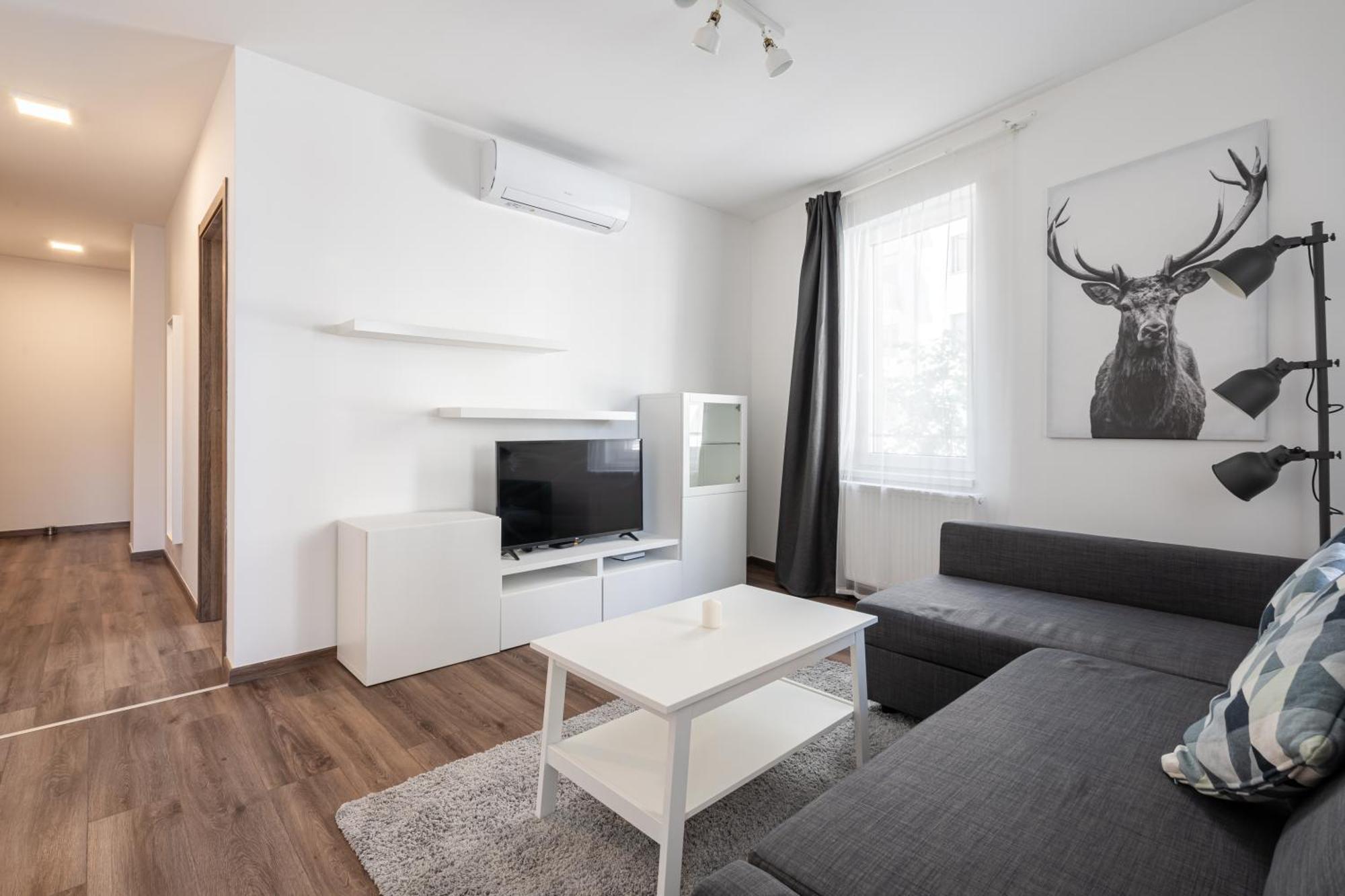 Apartament Corviana With Balcony *